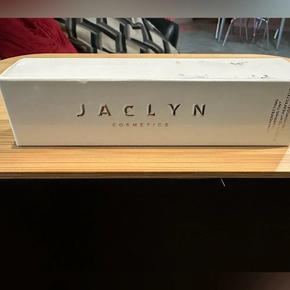 Jaclyn Cosmetics Skin Perfecting Blurring Tint in 12-Rich - Brand New! - Picture 6 of 6